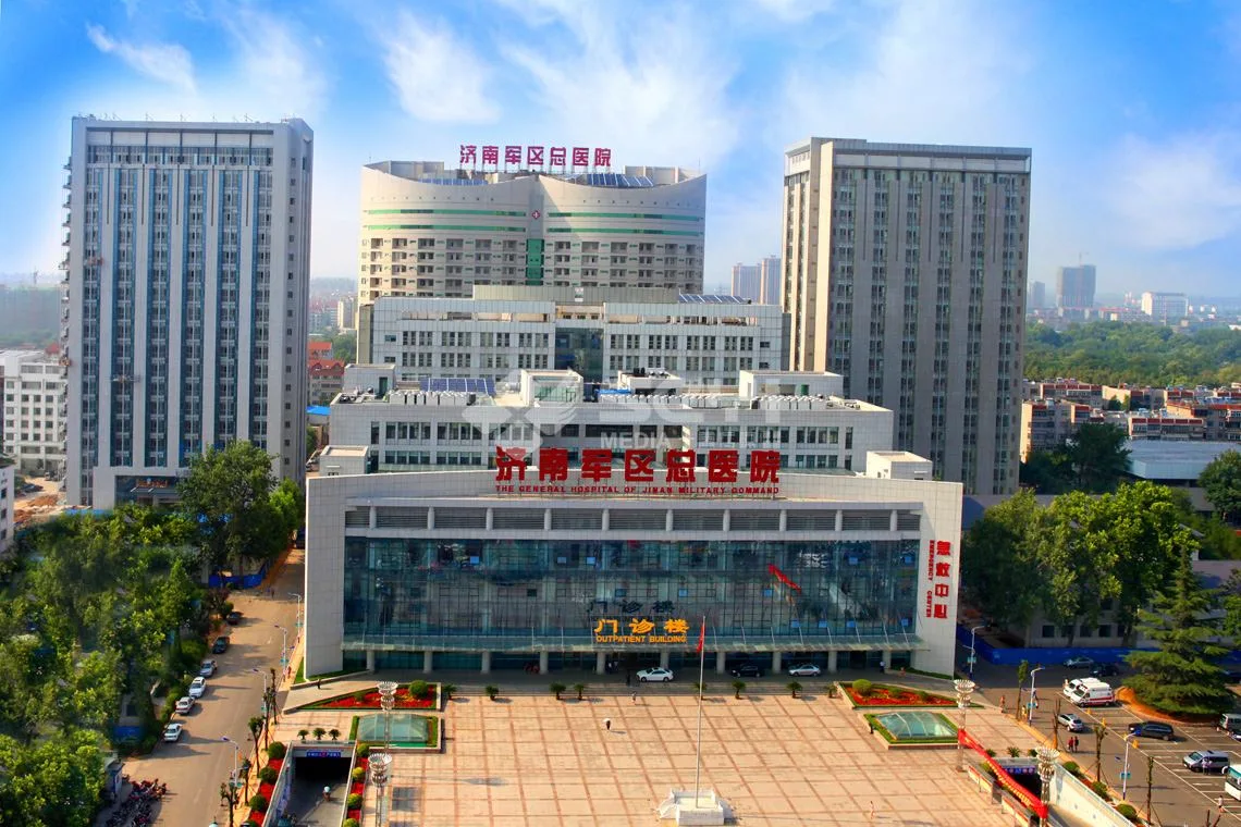 济南军区总医院院区航拍实景，整批配套 1200 台回风口空气净化装置